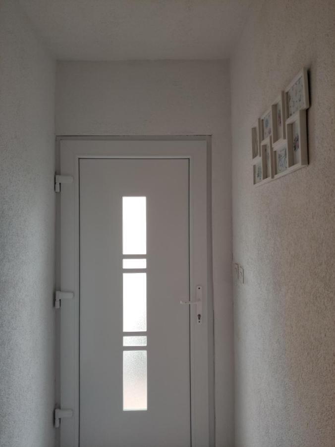 Apartmani Mara Rogoznica Rogoznica  Luaran gambar
